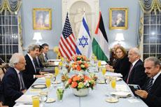 Secretary of State John Kerry hosted an Iftar dinner for Israeli Justice Minister Tzipi Livni (right, center) and Palestinian chief negotiator Saeb Erekat (next to Linvi) this past Monday at the U.S. Department of State in Washington.