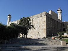 The Cave of the Patriarchs, which sits in Hebron is where Sgt. Gal Gabriel Kobi was murdered by Palestinian terrorists earlier this week. Prime Minister Binyamin Netanyahu allowed Jewish residents to move into disputed homes in Hebron following the attack. (Djampa via Wikimedia Commons)